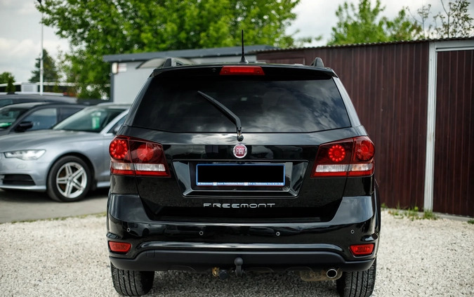 Fiat Freemont cena 62900 przebieg: 182000, rok produkcji 2015 z Głuszyca małe 781